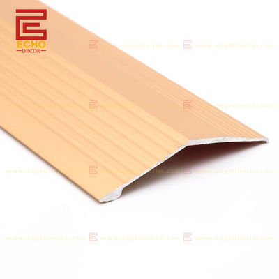 Metal zemin geçiş şeritleri farklı zemin seviyeleri için eşik şeritleri